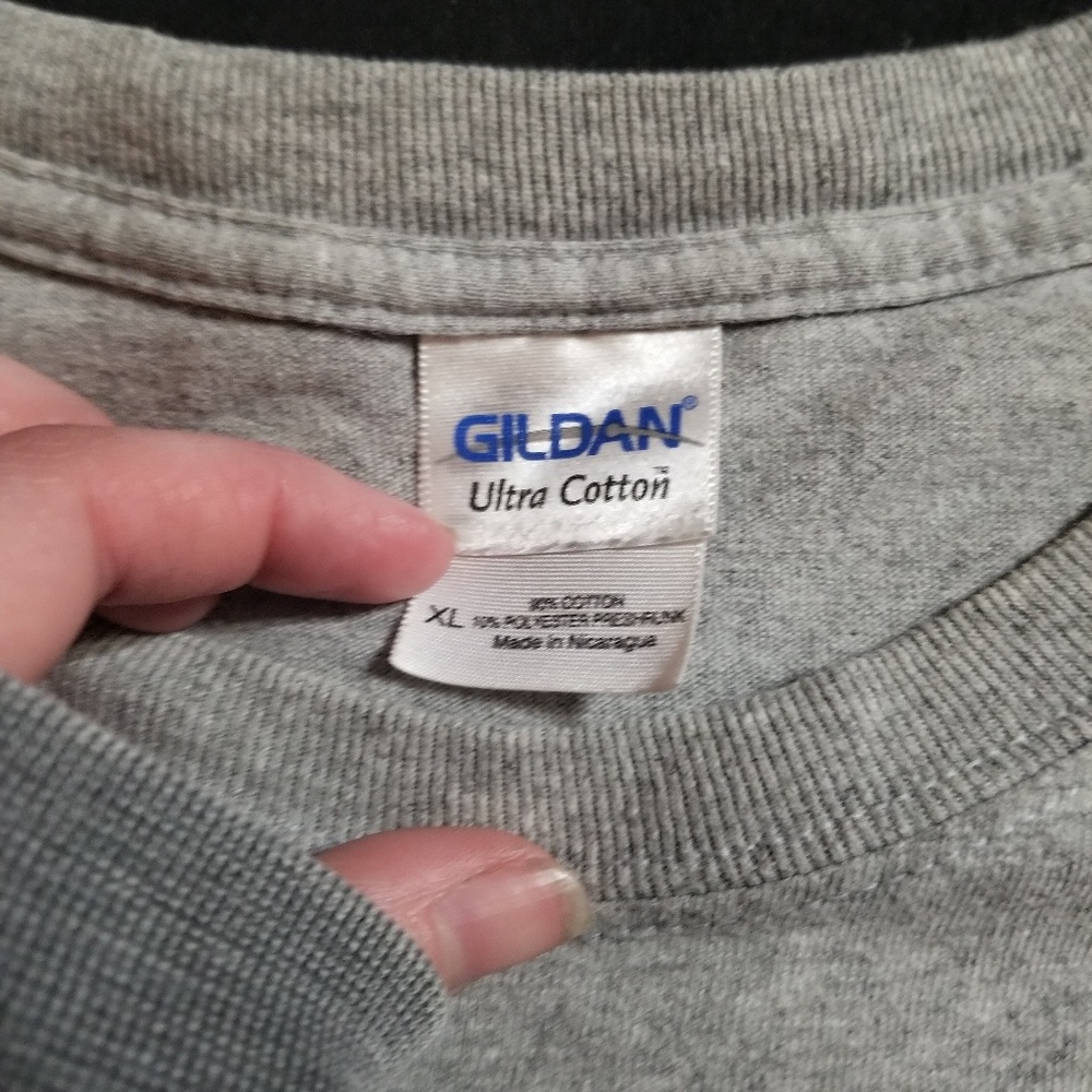 T-Shirt - Picture 2 of 3